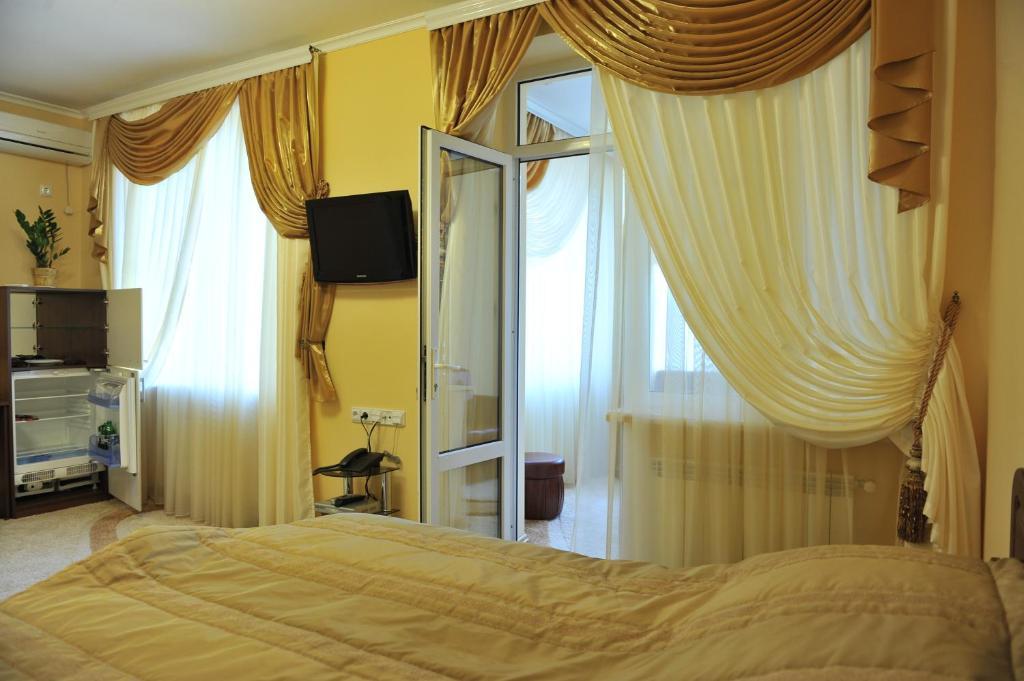 Andinna Hotel Чернивци Екстериор снимка