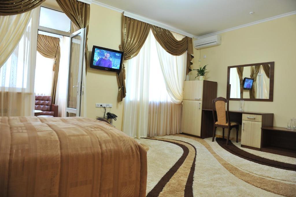Andinna Hotel Чернивци Екстериор снимка