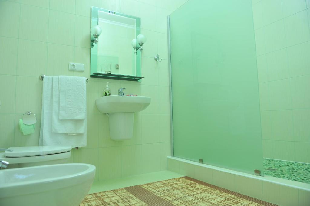 Andinna Hotel Чернивци Екстериор снимка