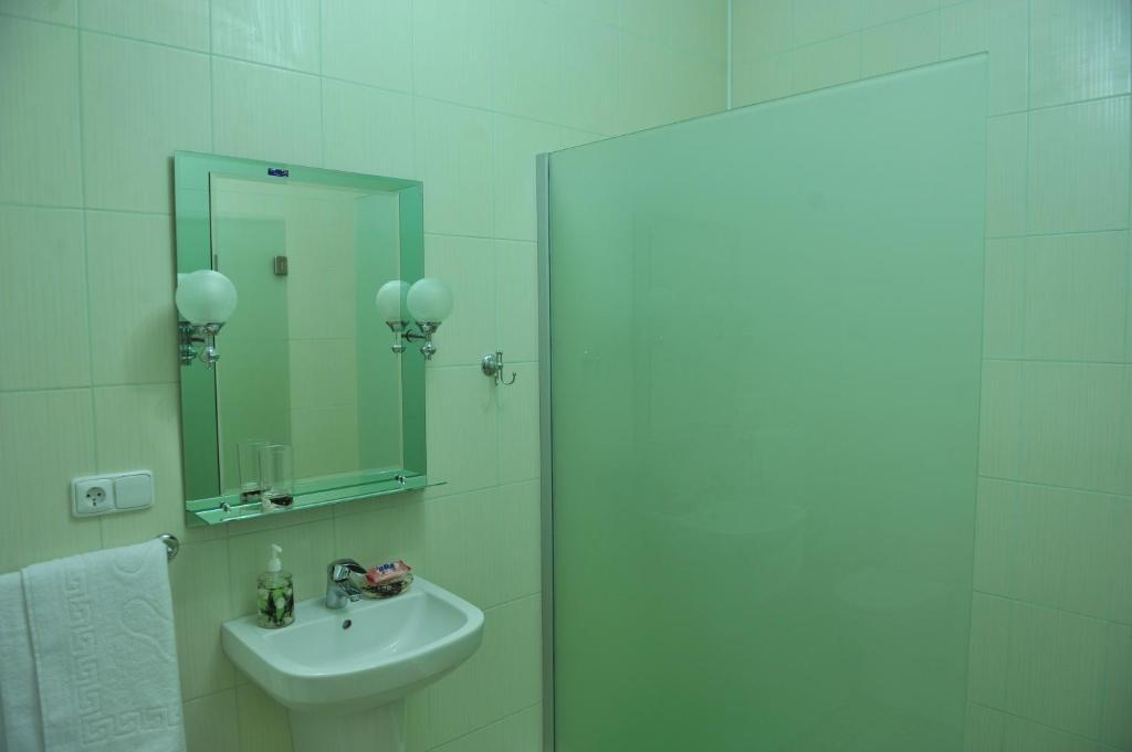 Andinna Hotel Чернивци Екстериор снимка