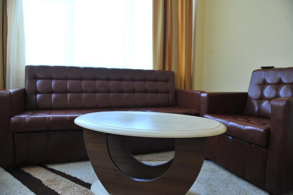 Andinna Hotel Чернивци Екстериор снимка