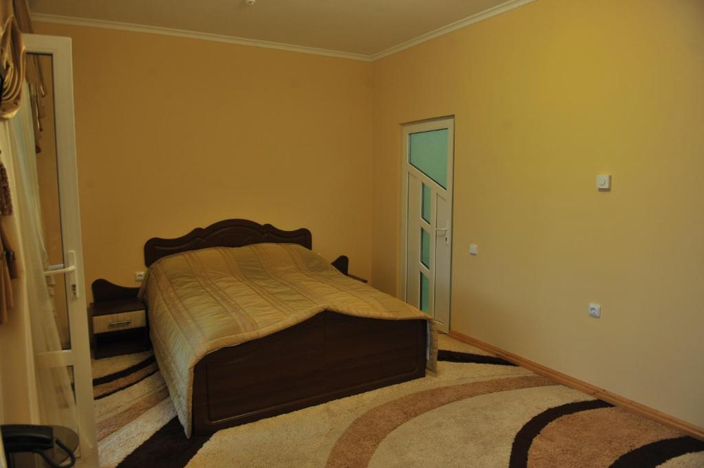 Andinna Hotel Чернивци Екстериор снимка